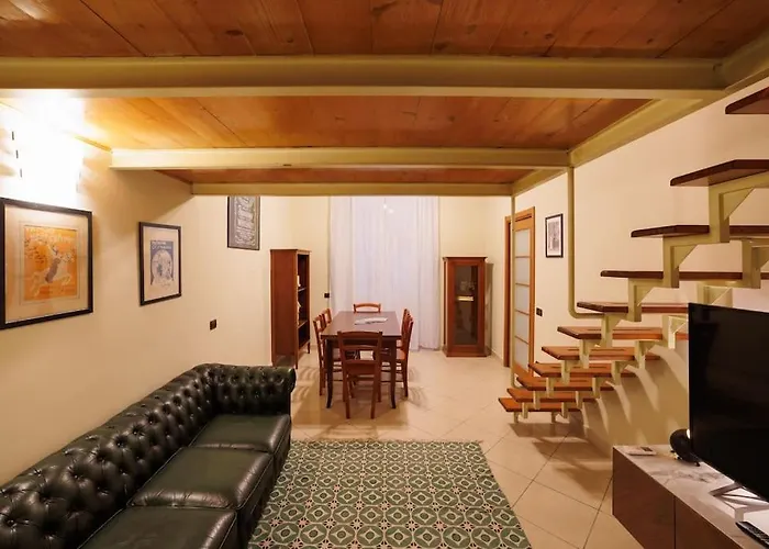 The San Gregorio Armeno Apartment By Houseinnaples